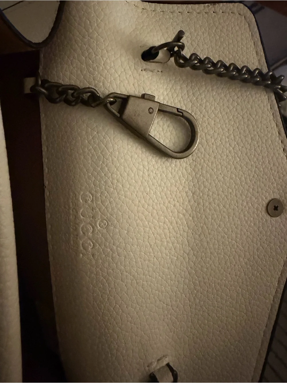 Ivory Leather Chain Crossbody Bag with Decorative Metal Horseshoe